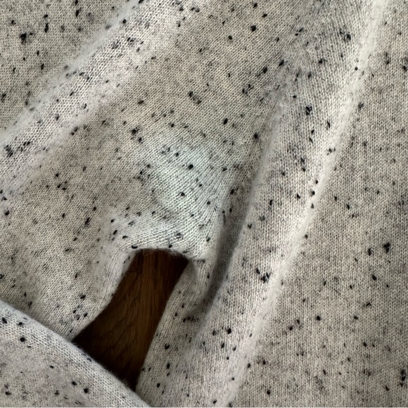 SOLD Club Monaco Sporty Donegal 100% Cashmere Crew Sweater Heather Grey Medium - Picture 5 of 9
